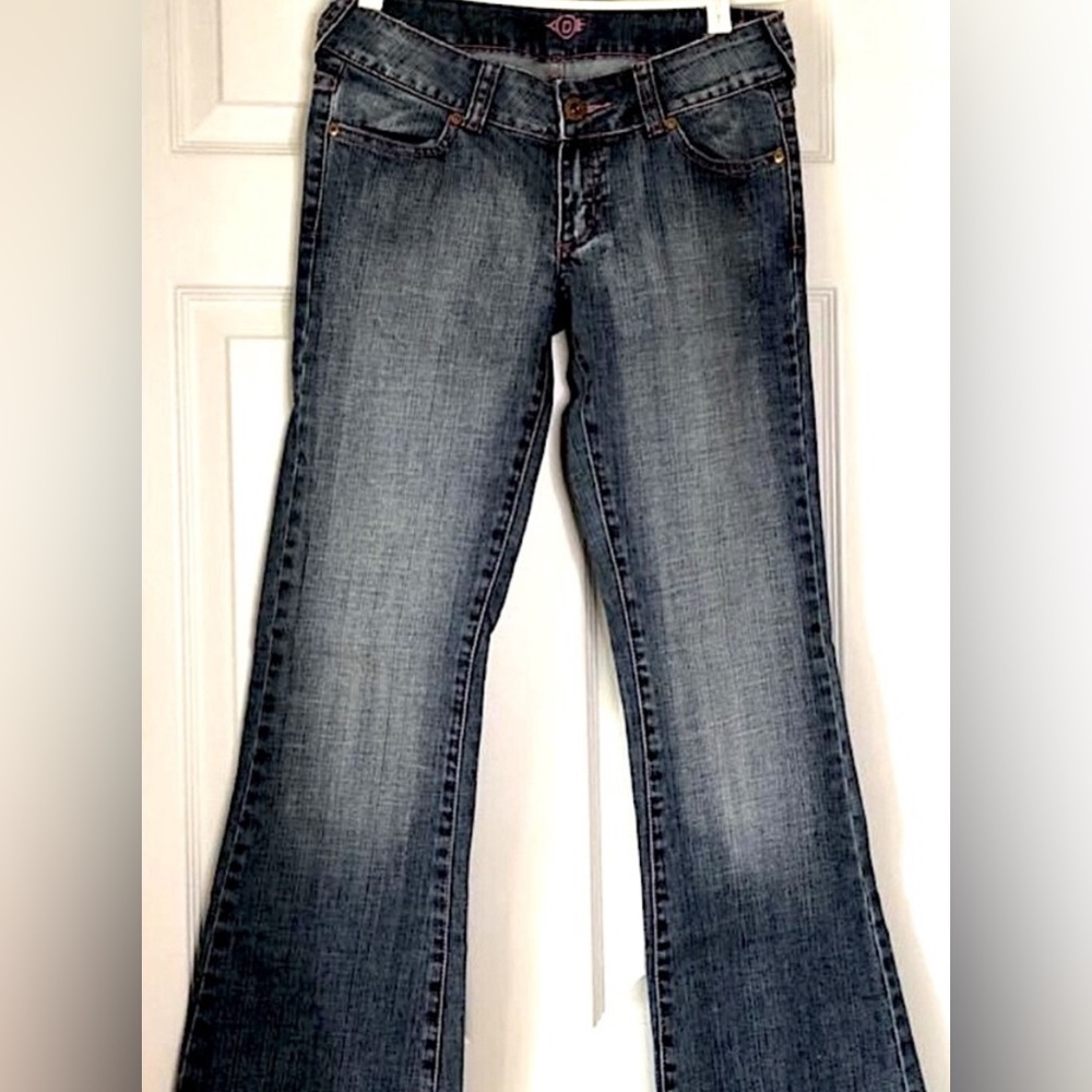🩷 27x33 VINTAGE SOCIAL BUTTERFLY/ Y2K LOW RISE WIDE FLARE JEANS